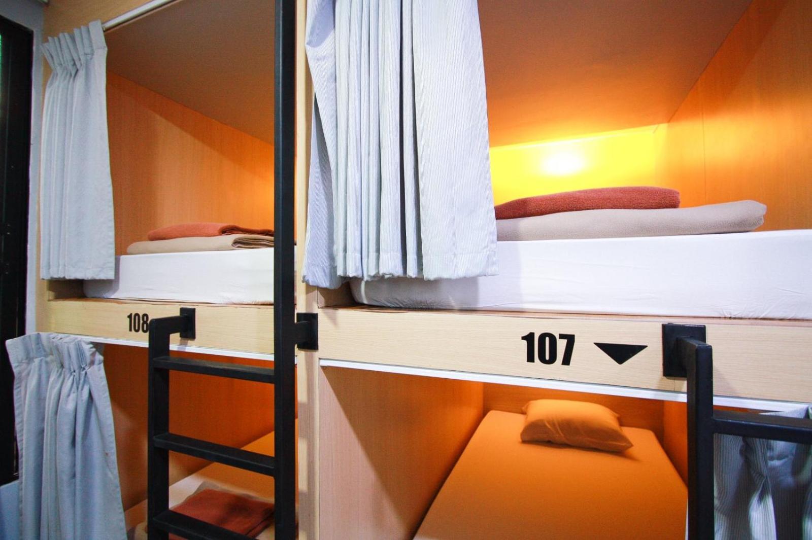 18 コインズ カフェ ＆ ホステル パッタヤー 部屋 写真
